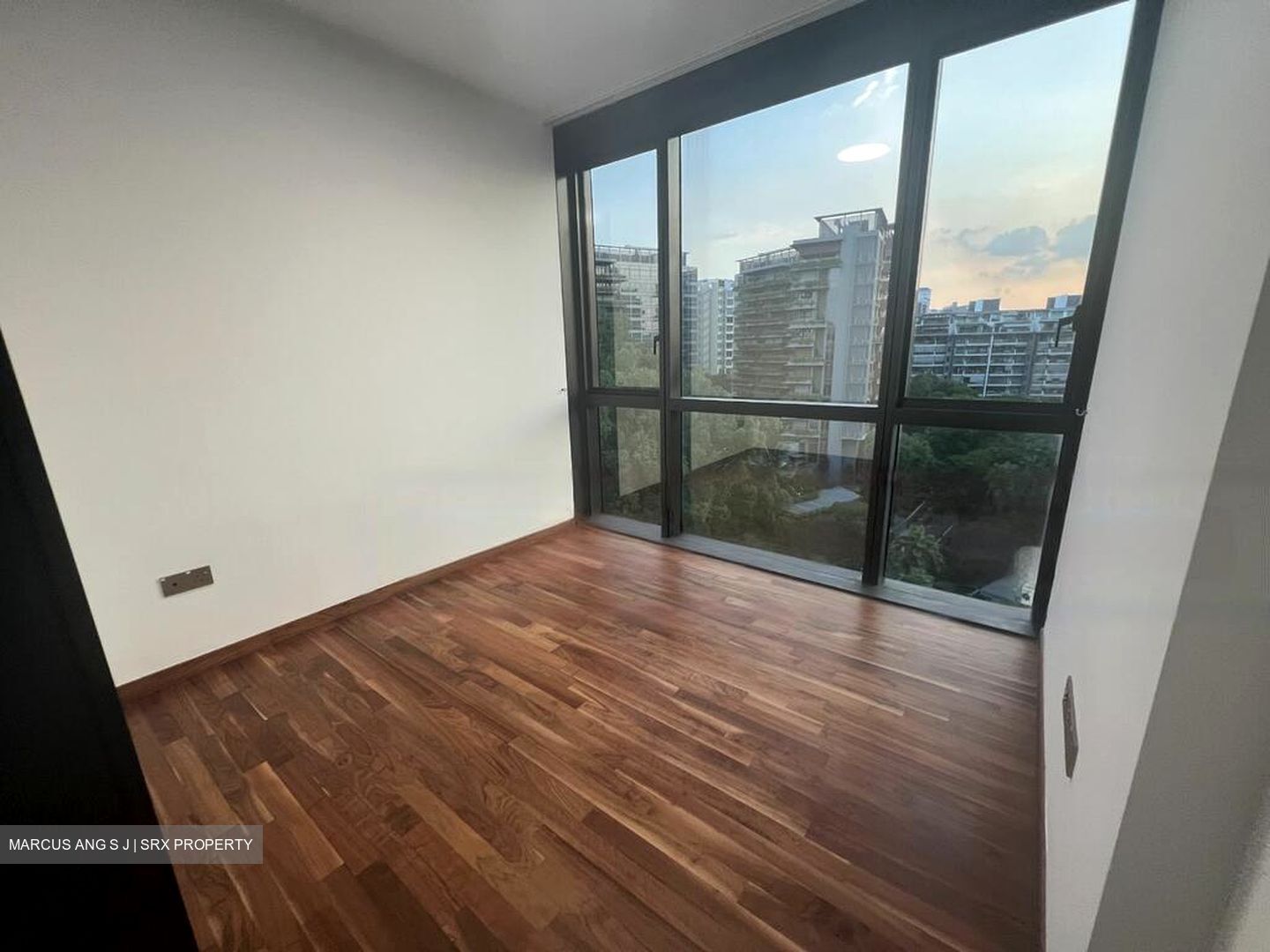 Holland Park (D10), Condominium #455672521